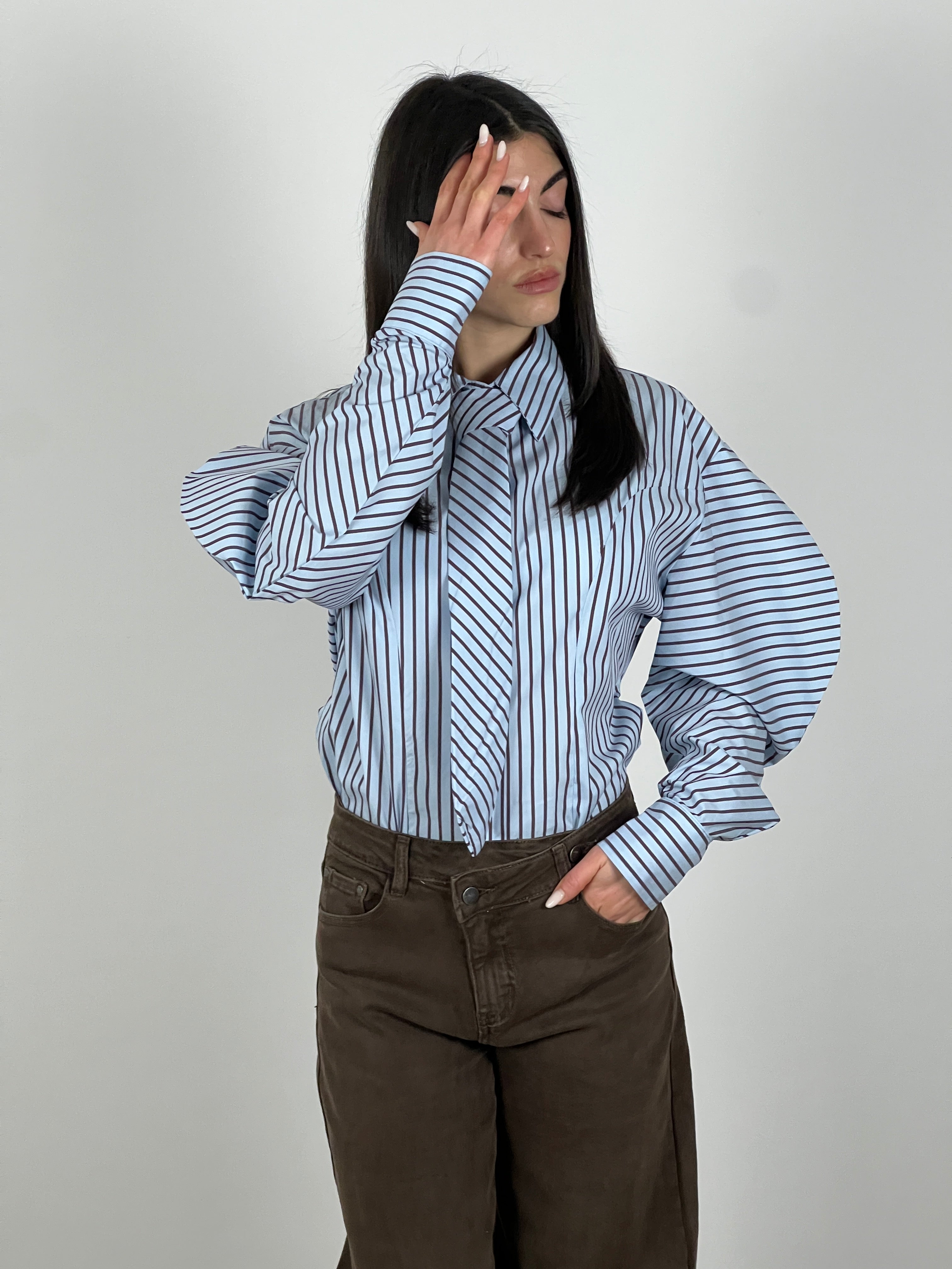 Camicia a righe con cravattino col. Celeste