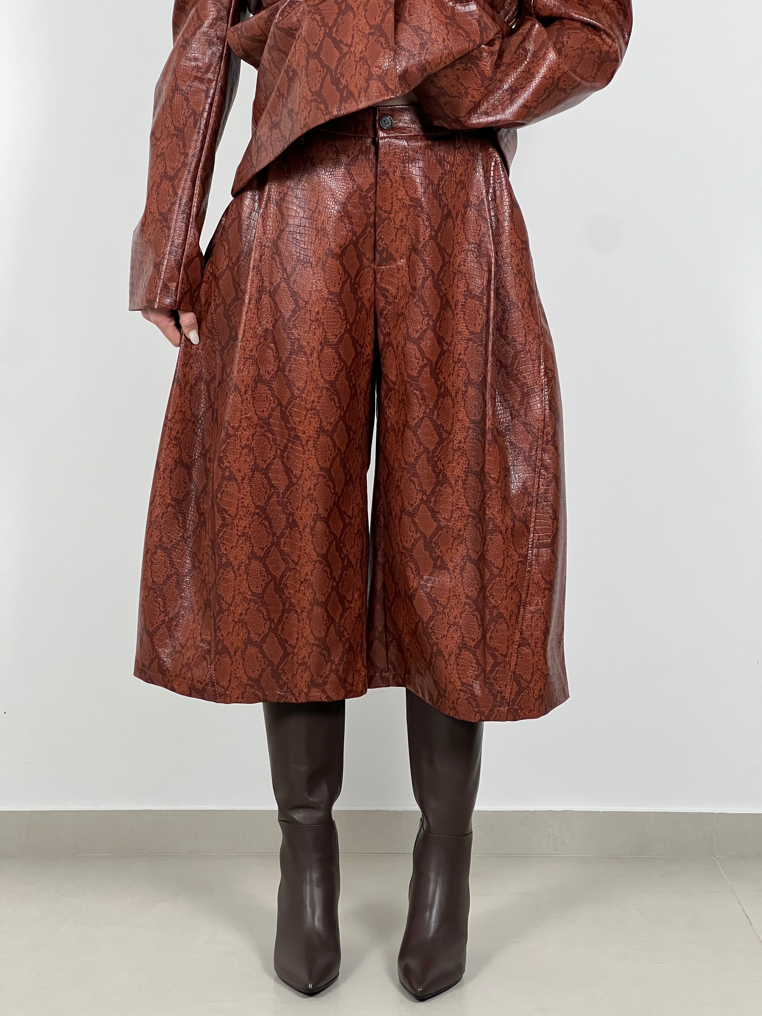 Bermuda stampa Anaconda col. Ruggine