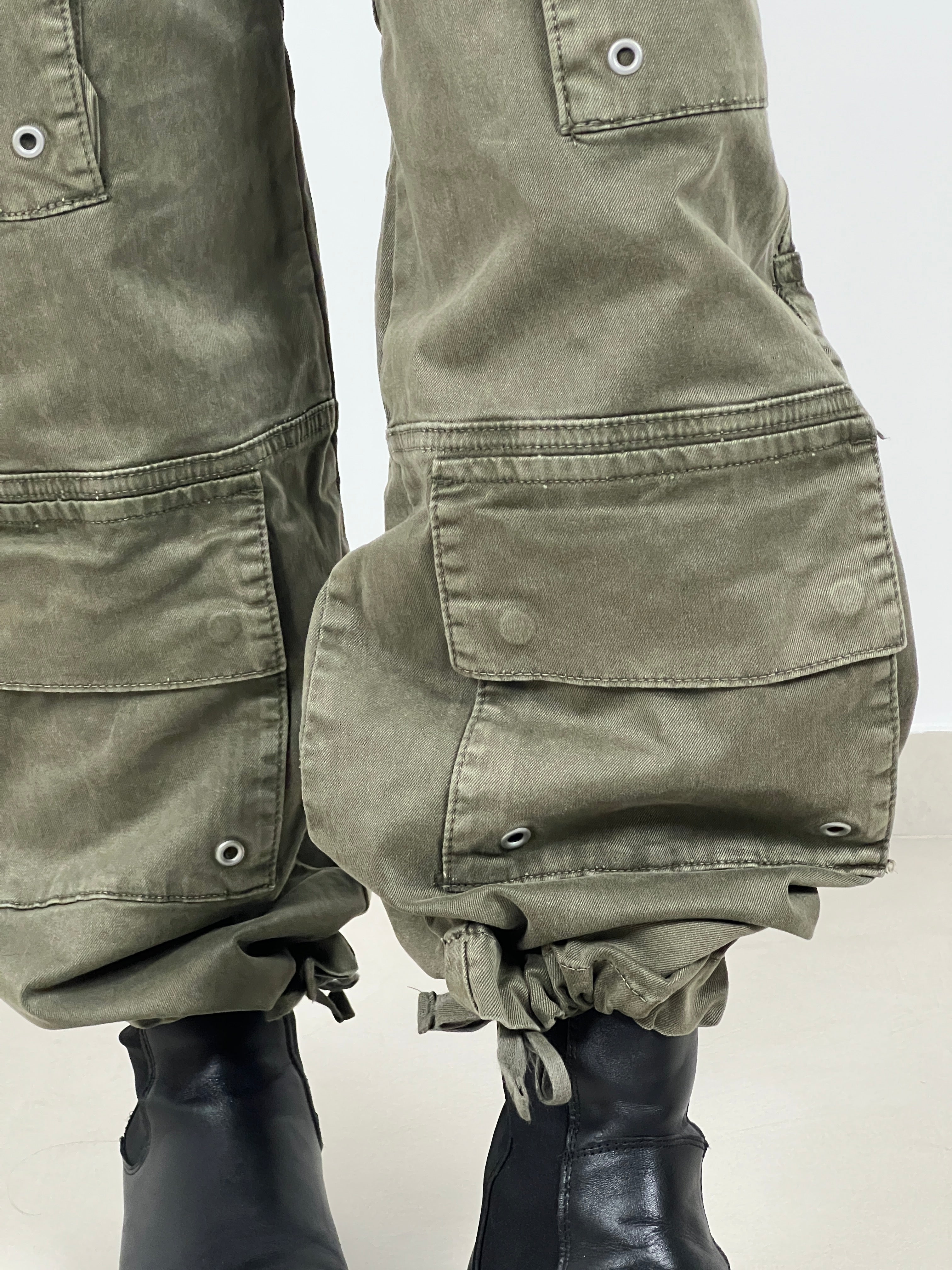 Jeans Safari multi tasconato col. Verde Militare