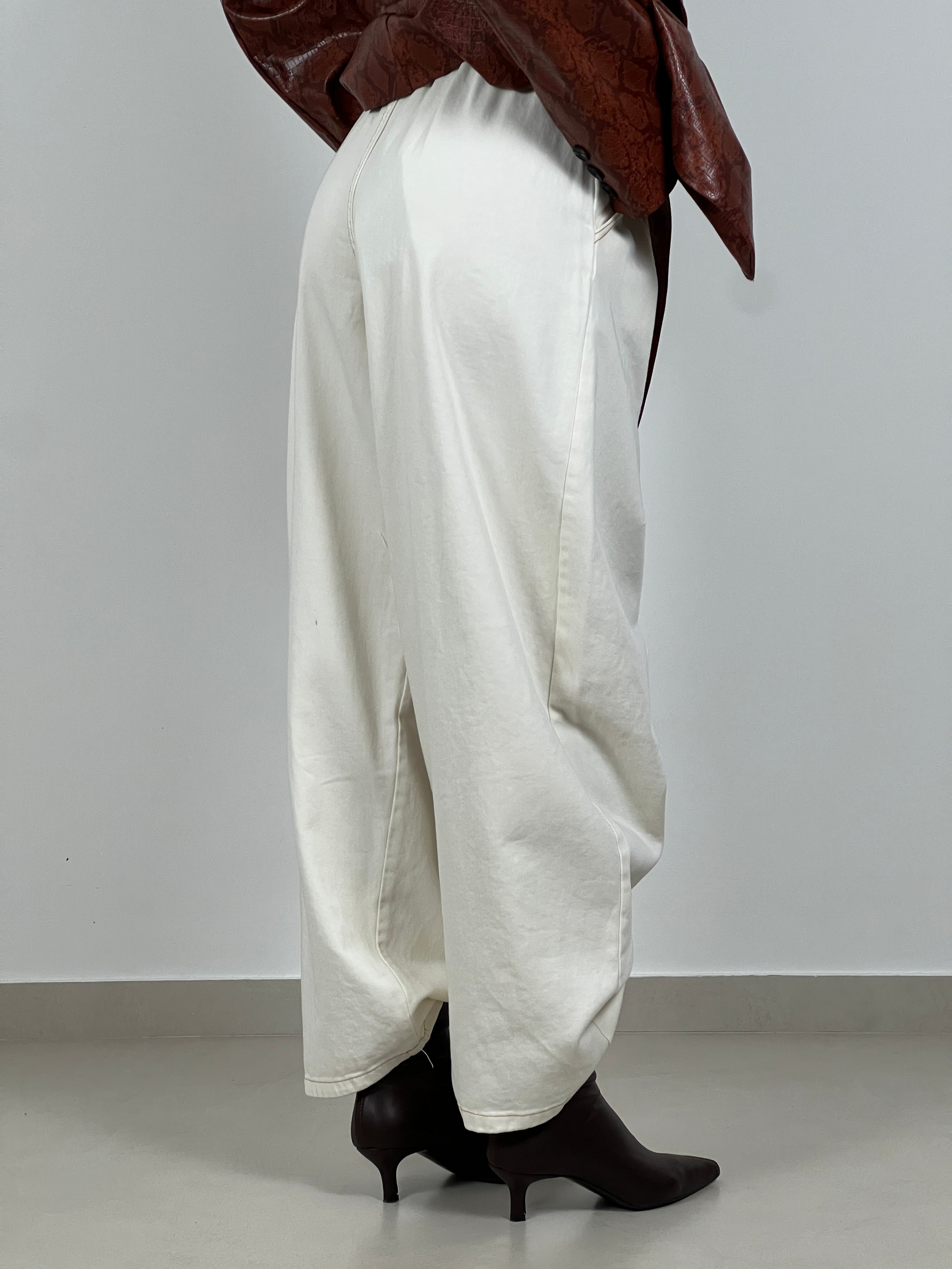 Jeans Barrel con elastico in vita col. Panna