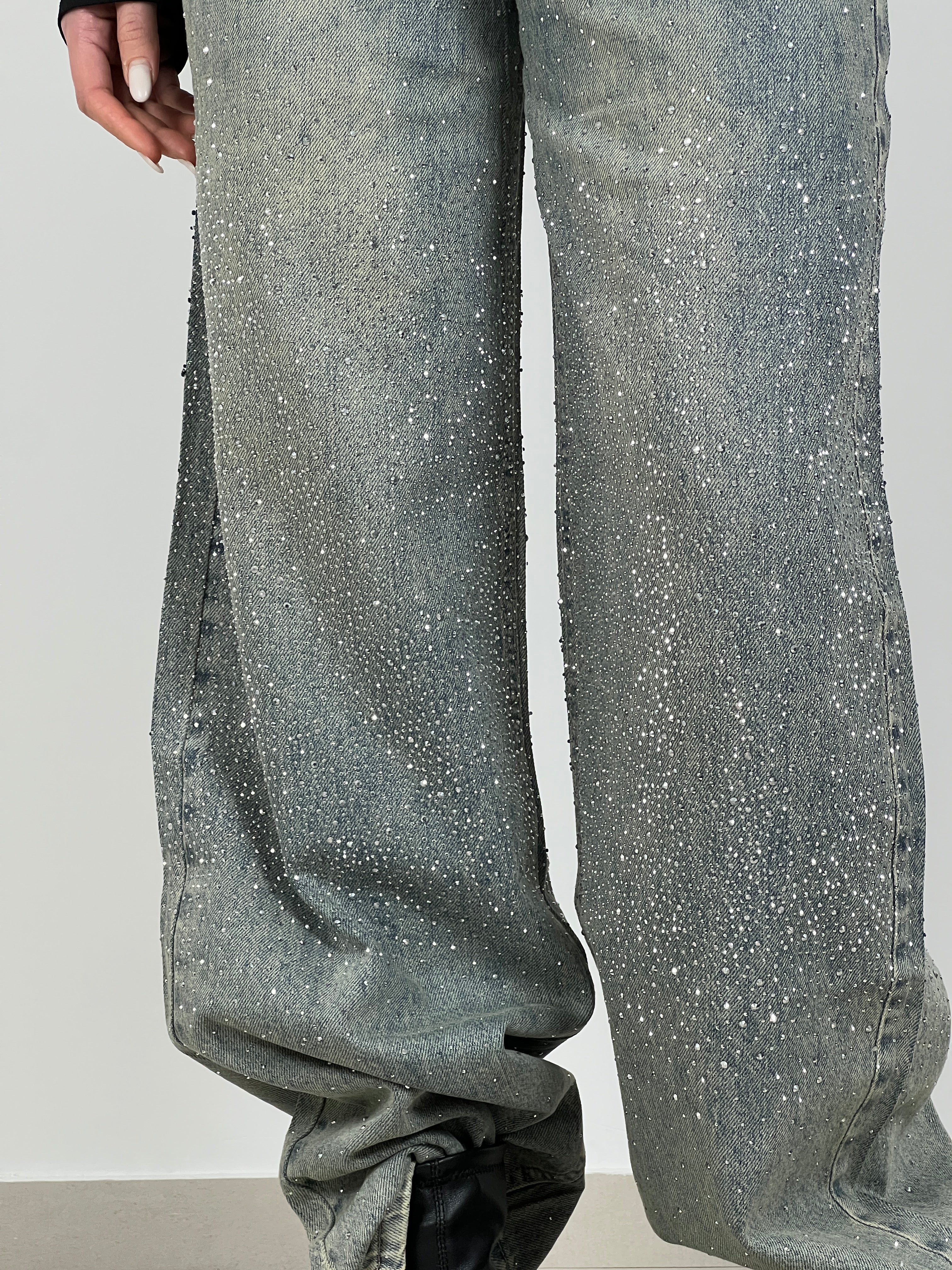 Jeans wide leg con strass applicati col. Denim