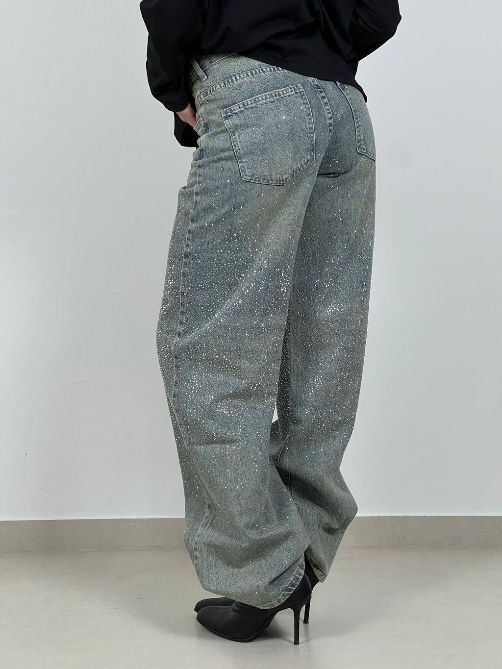 Jeans wide leg con strass applicati col. Denim
