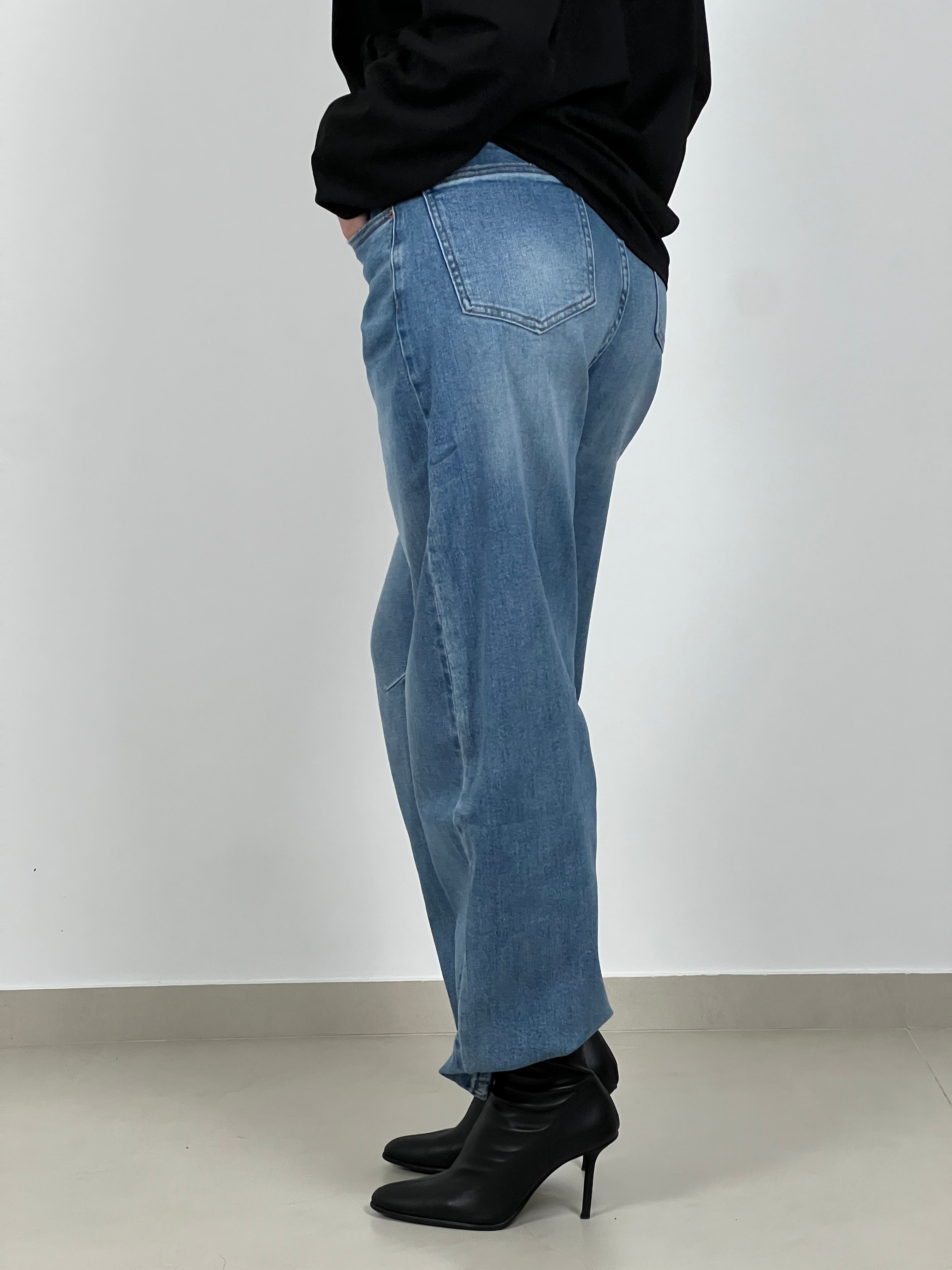Jeans baggy lavaggio basic col. Denim