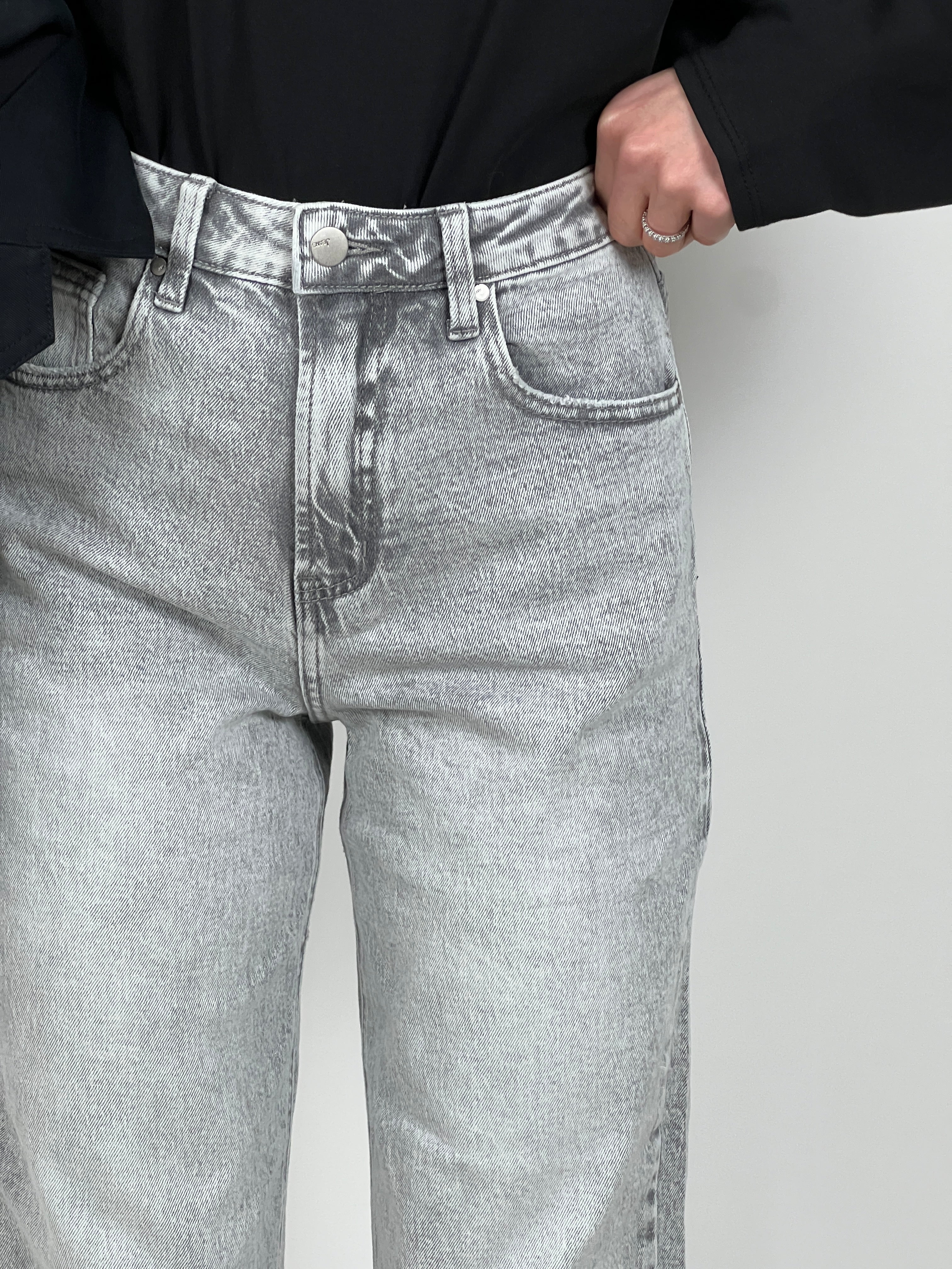 Jeans mom fit lavaggio basic col. Grigio