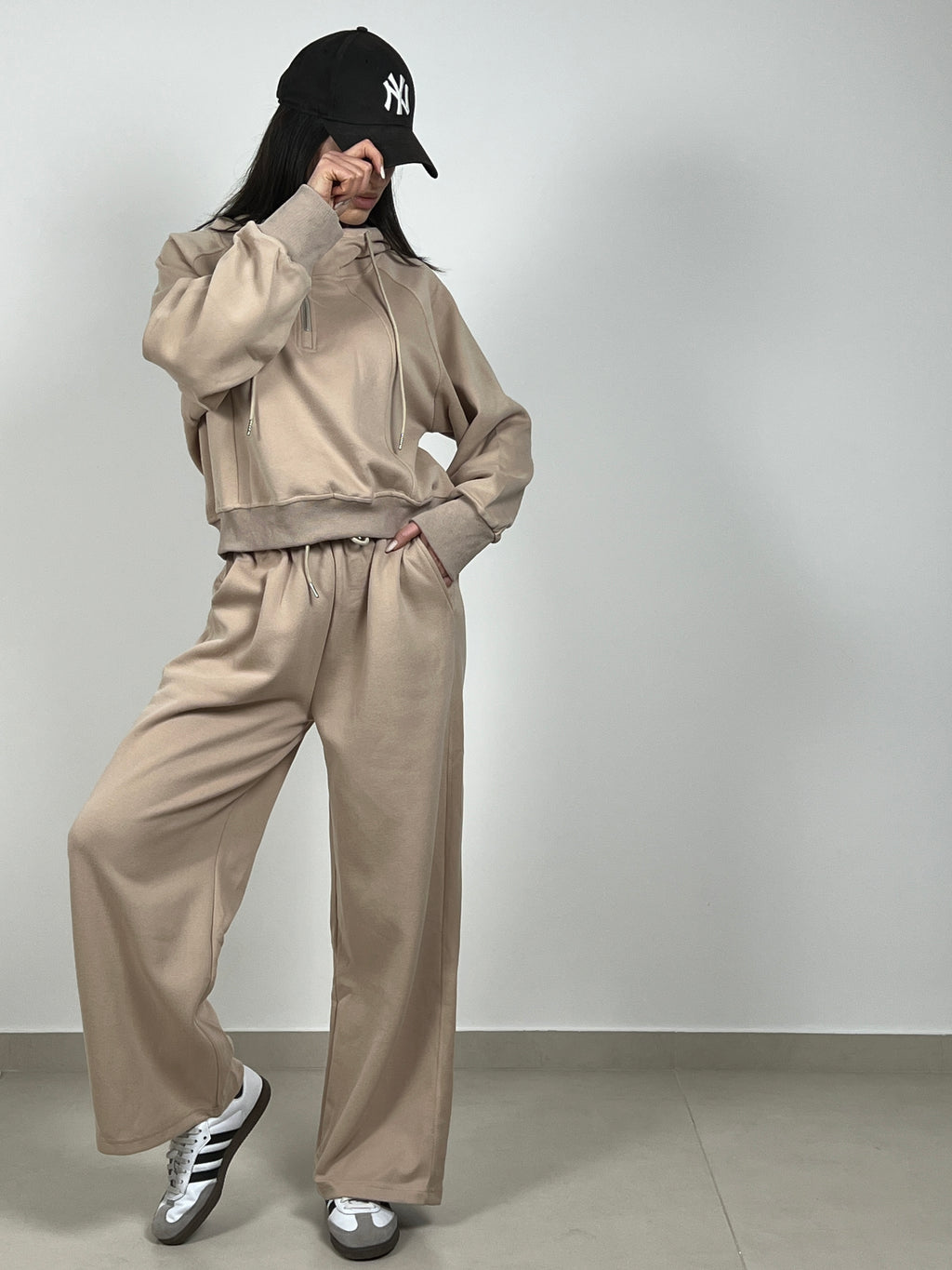 Completo felpa + pantalone palazzo col. Beige