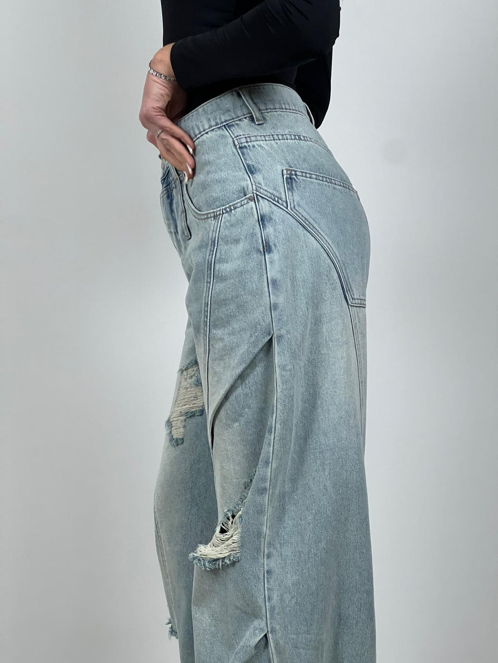 Jeans Barrel con drappeggi col. Denim